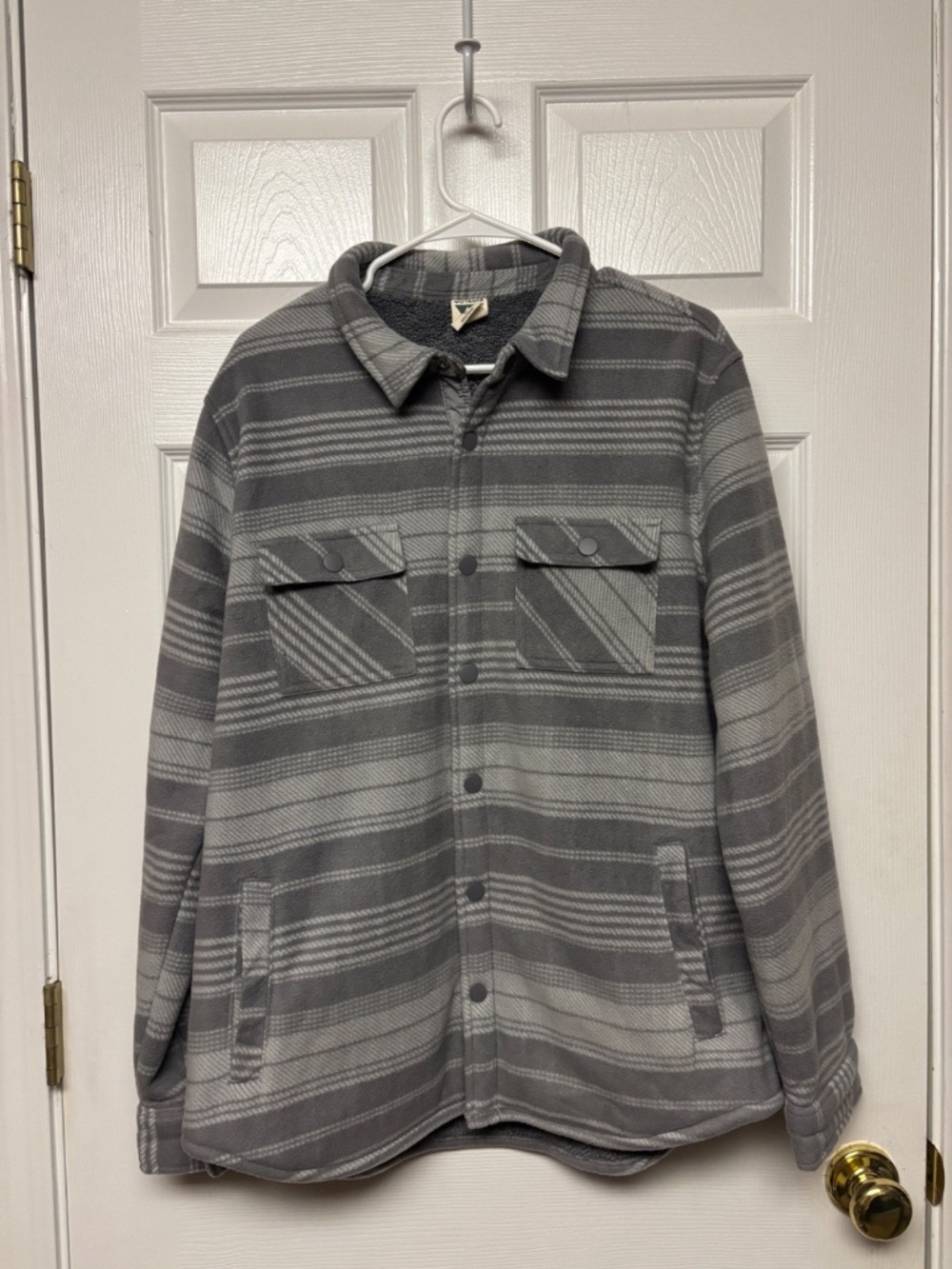 Voyanger Light Gray Button Up Long Sleeve Shirt - Size: L